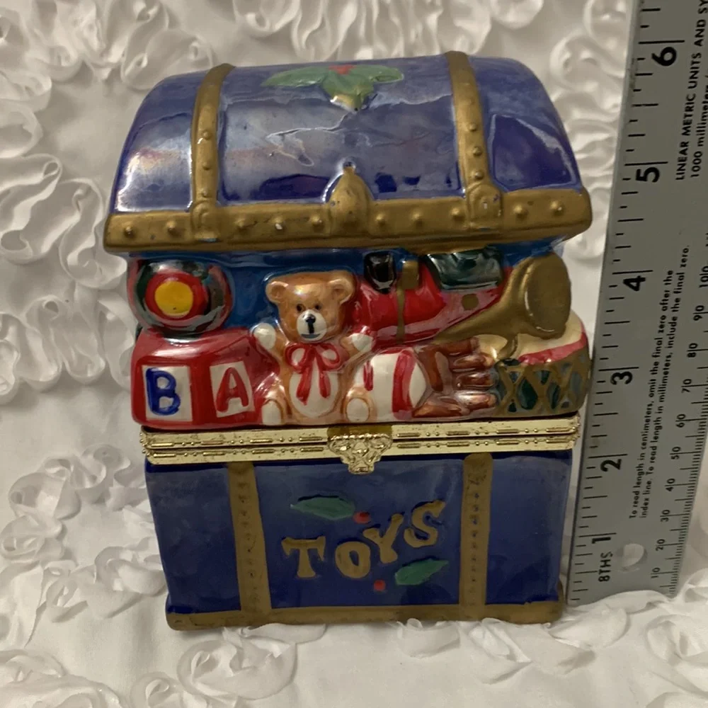 Mr. Christmas Music Box 12 Days of Christmas Hand Painted Porcelain Animated